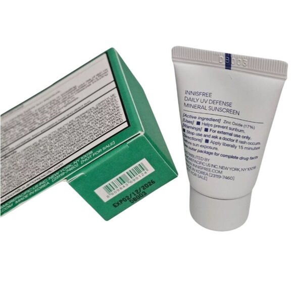 Innisfree Daily UV Defense Sunscreen Broad Spectrum SPF 45 Color Correcting 10mL - Picture 3 of 3